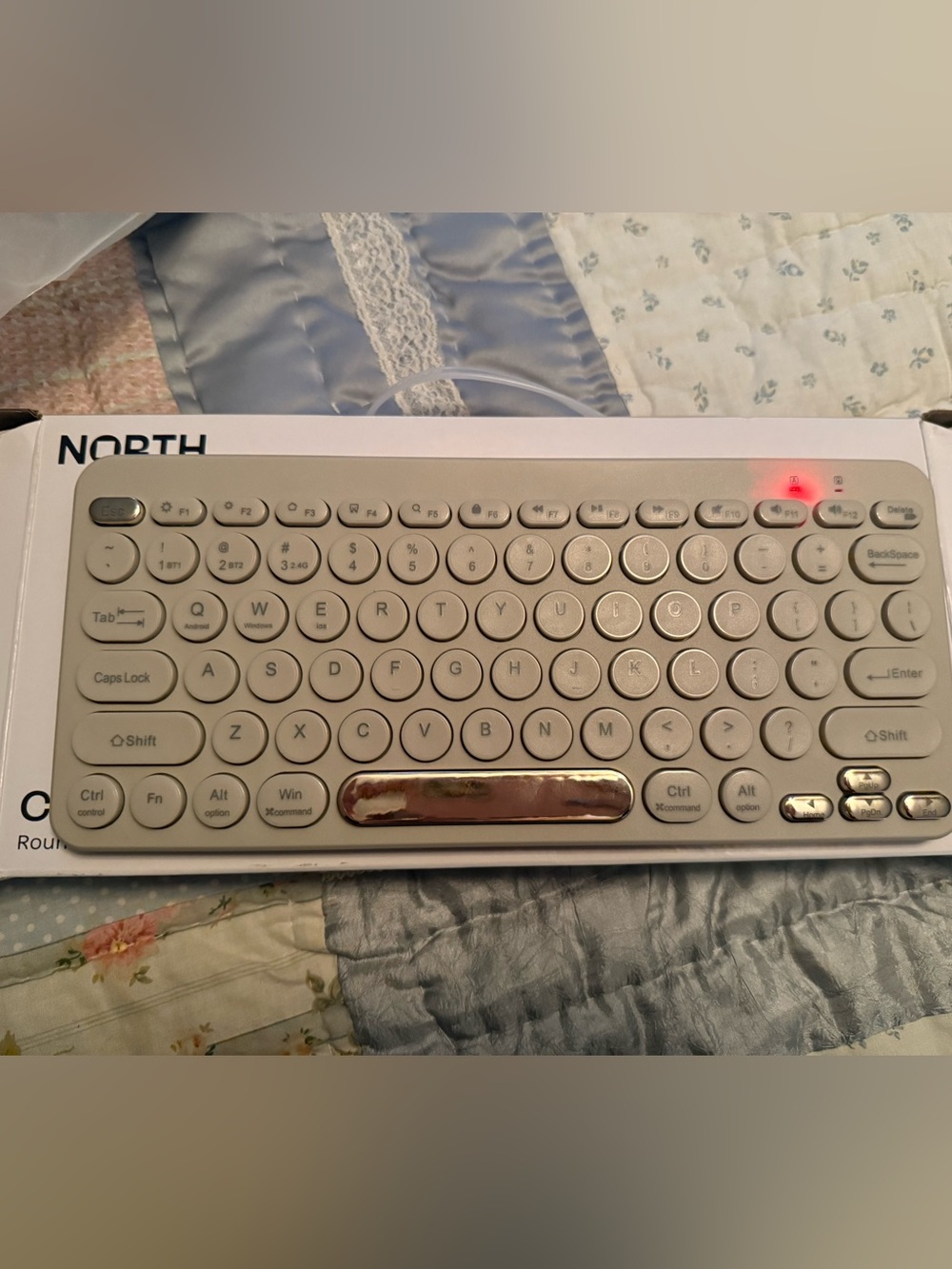 Slim Round-Key Wireless Keyboard in Champagne with Rose Gold Accent